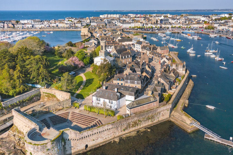 Luftaufnahme der geschlossenen stadt Concarneau (Finistère, Süd-Bretagne)