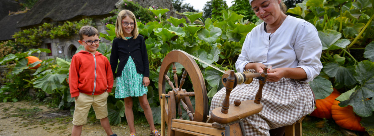 Familienausflug zum bretonischen Dorf Poul Fétan (Morbihan, Südbretagne)