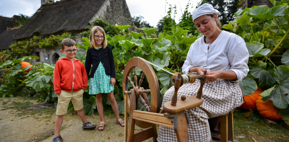 Familienausflug zum bretonischen Dorf Poul Fétan (Morbihan, Südbretagne)