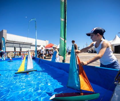 Animationen für Kinder beim Festival Lorient Océans (Morbihan, Süd-Bretagne)