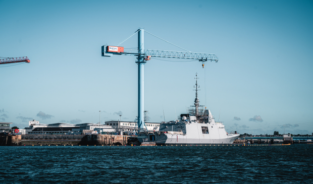Fregatte im Militärhafen von Lorient (Morbihan, Süd-Bretagne)