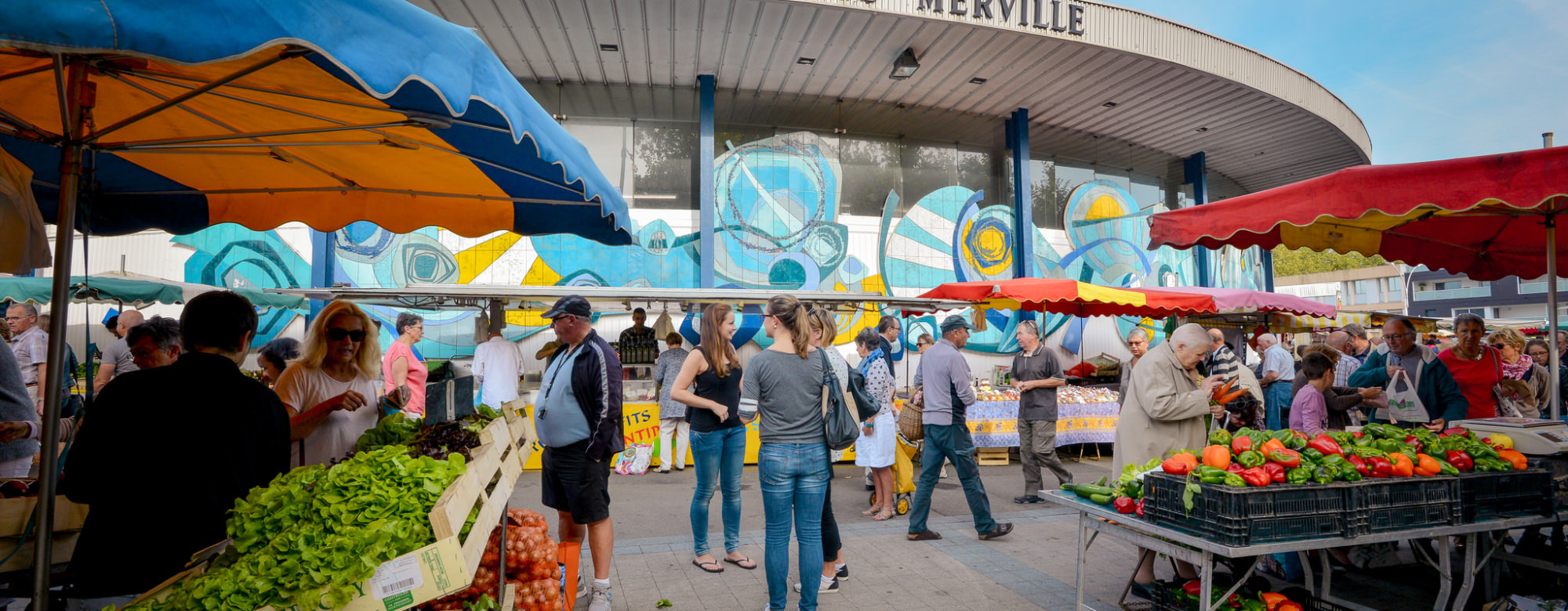 Der Merville-Markt in Lorient, jeden Mittwoch- und Samstagmorgen (Morbihan, Süd-Bretagne)