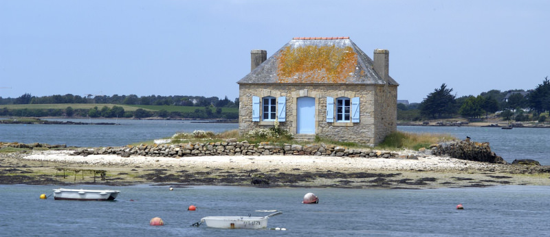 Haus auf dem Ilot Nichtarguer am Fluss Etel (Morbihan, Süd-Bretagne)