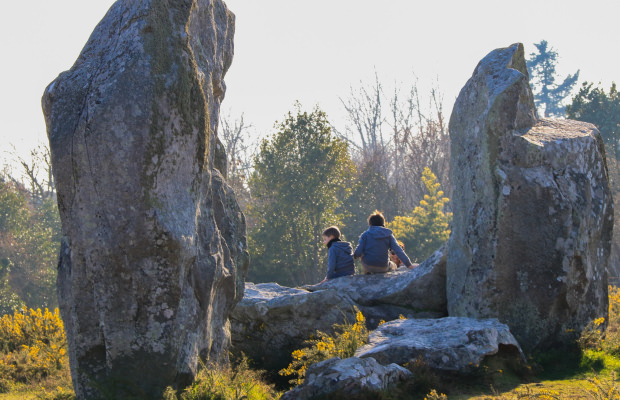 Megalithen bei den Alignements von Carnac (Morbihan, Süd-Bretagne)