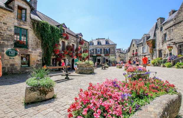 Platz von Rochefort-en-Terre (Südbretagne)