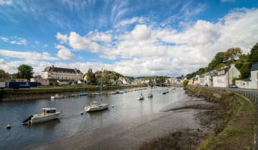 Hennebont und sein Hafen am Blavet (Morbihan, Süd-Bretagne)