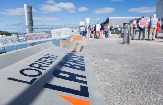 © Thomas Deregnieaux. Panneau signalétique à Lorient La Base.